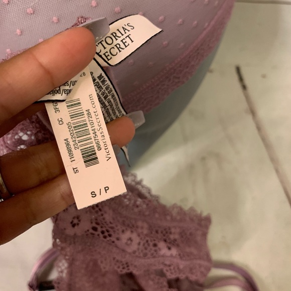 Victoria Secret Set - Picture 6 of 8